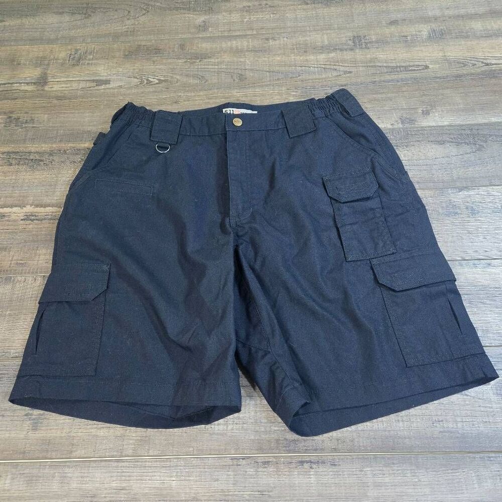 5.11 Tactical men's 34 shorts navy blue lots of pockets Taclite pro cargo